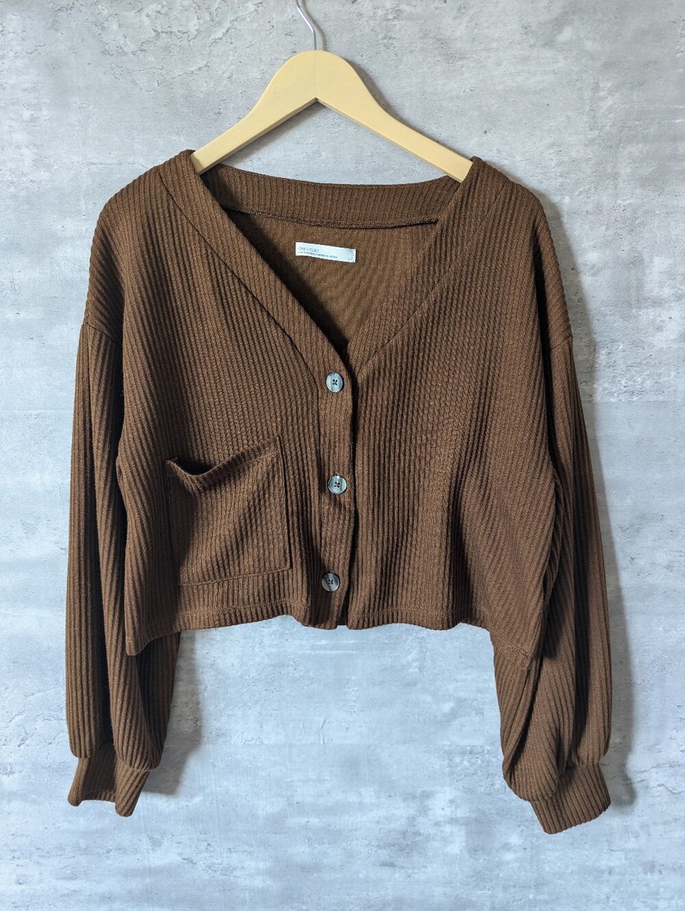 OAK + FORT BROWN RIBBED BUTTON UP CROPPED CARDIGAN W/ DROPPED BALLOON SLEEVES, S
